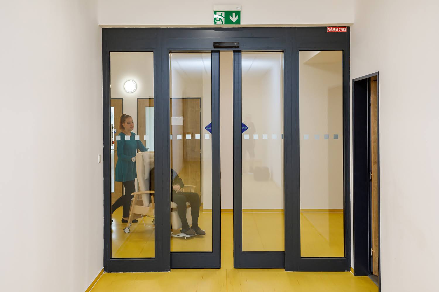 Bezbariérové a protipožiarné automatické dvere posuvné