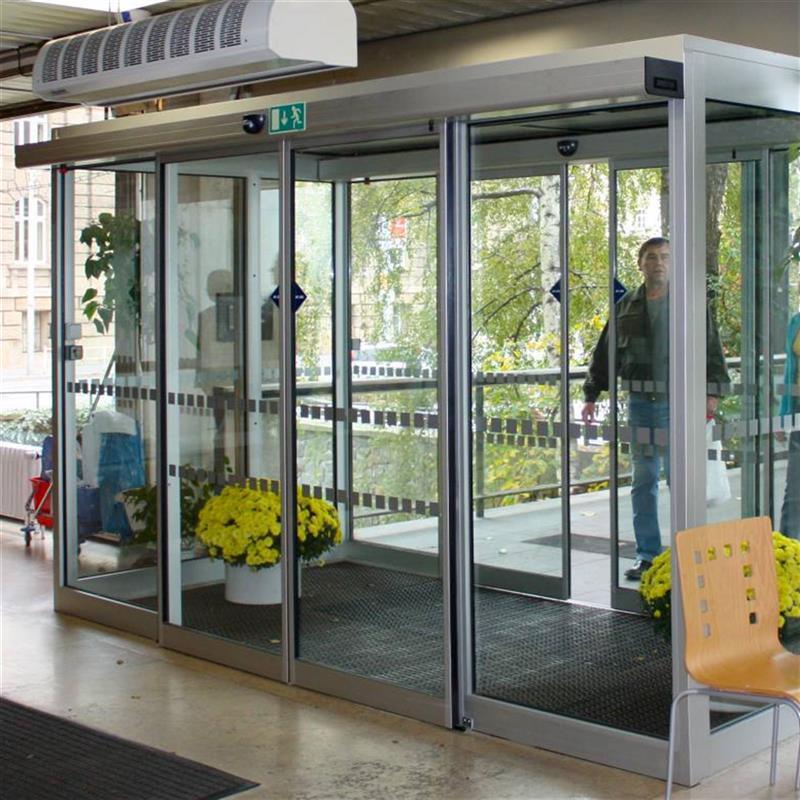 Automatické dveře s hliníkovou prosklenou konstrukcí